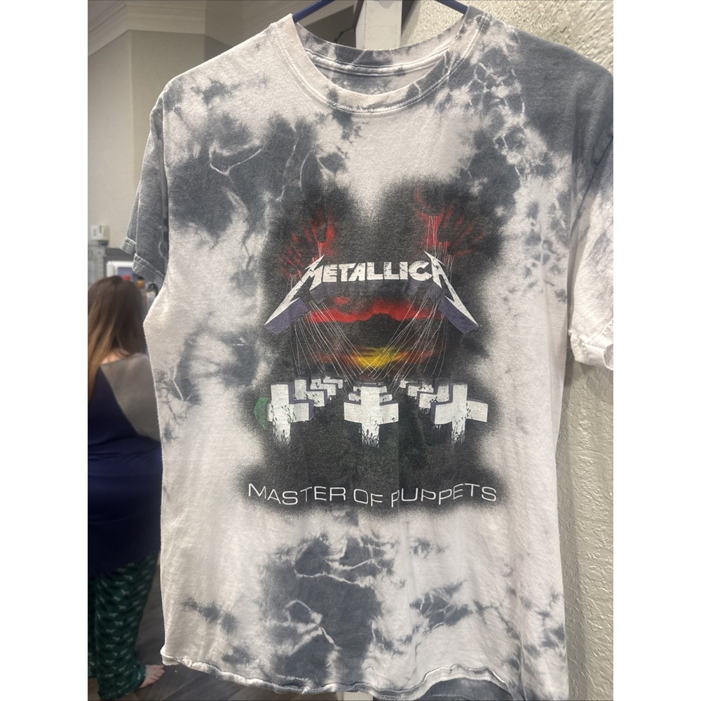 Metallica - "Master Of Puppets" - 2018 White & Gray Tie Dye Style Shirt - Small